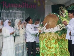 Bupati Balangan Resmikan Pasar Ramadan 1447 H di Taman Sanggam