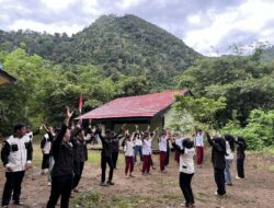 Mahasiswa UNIVSM Tembus Kaki Meratus, Aksi Mengabdi Bawa Literasi dan Harapan ke SDK Ambata