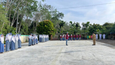 Kepala DPLH Balangan Jadi Pembina Upacara, Dorong SMA N 2 Juai Raih Adiwiyata Nasional